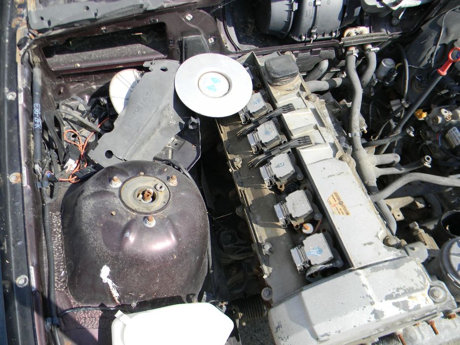 Dezmembrari  BMW 3 (E36)  1990  > 2000 320 i Benzina