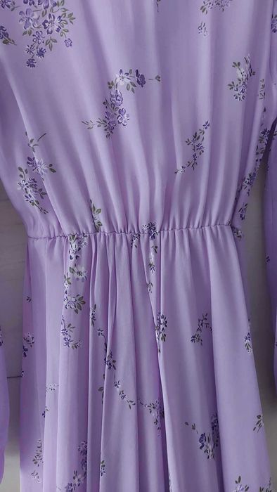 Vand rochie cu model floral