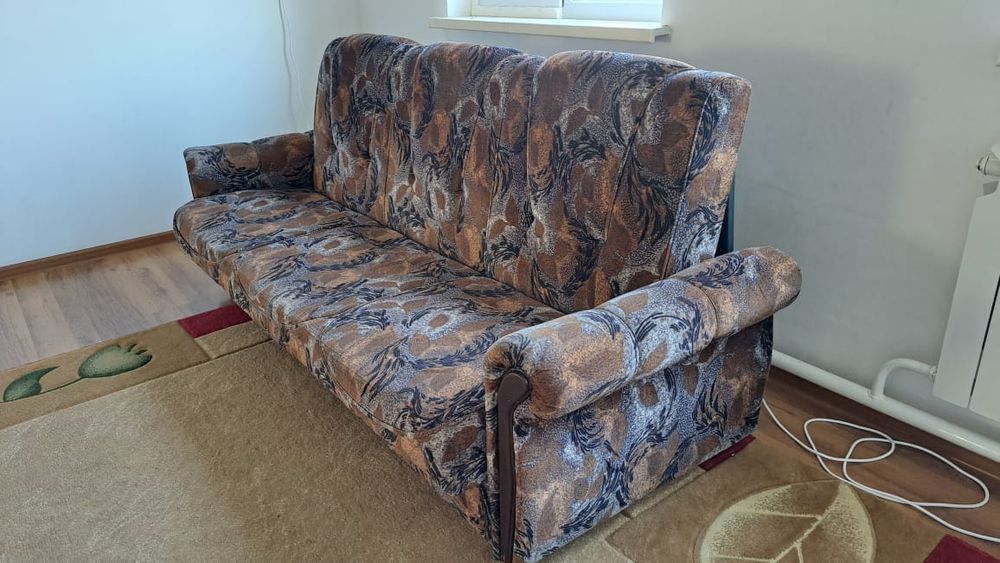 Диван с двумя креслами