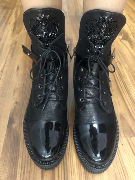 Дамски черни боти