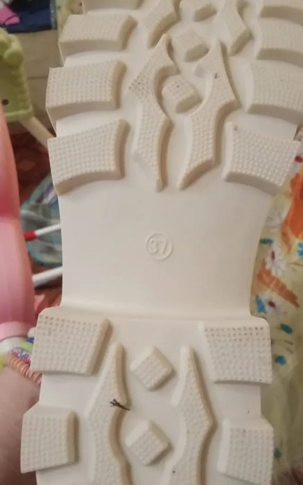 Продам новые осень.