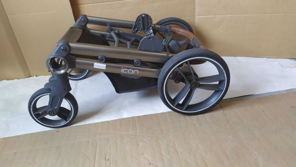 Детска количка с две кошчета