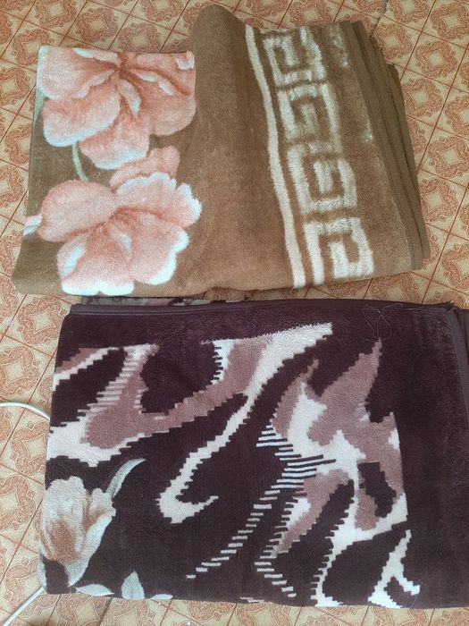 Продаётся пледы  в хорошем состоянии