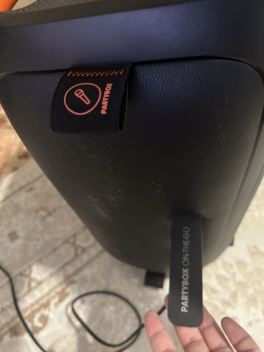 Продам колонку JBL partybox on the go