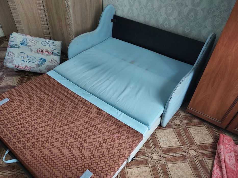 Продам диван 5 тыс тнг