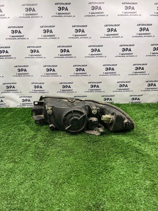 Фара Митсубиси Каризма