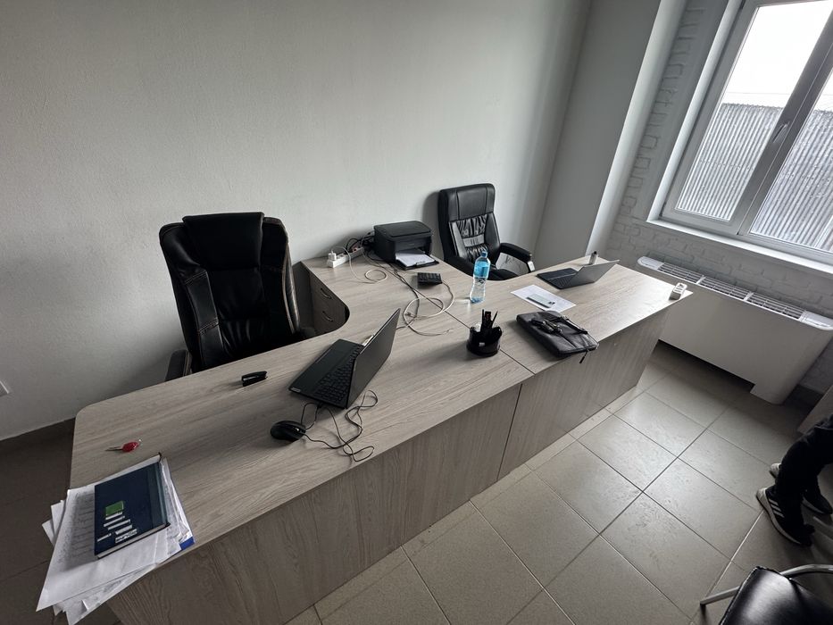 Продам 2 стола в сборе