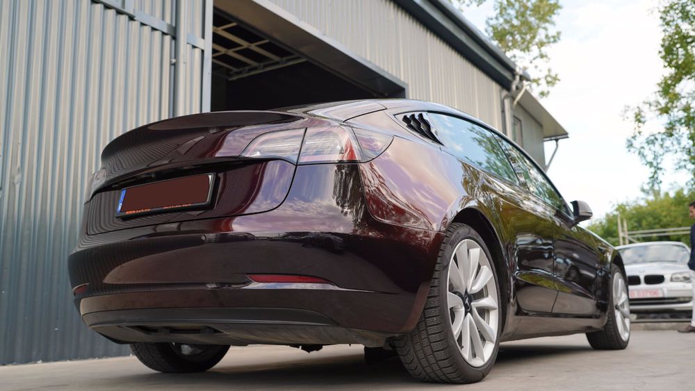 TESLA Model 3 2020 — imagine 5