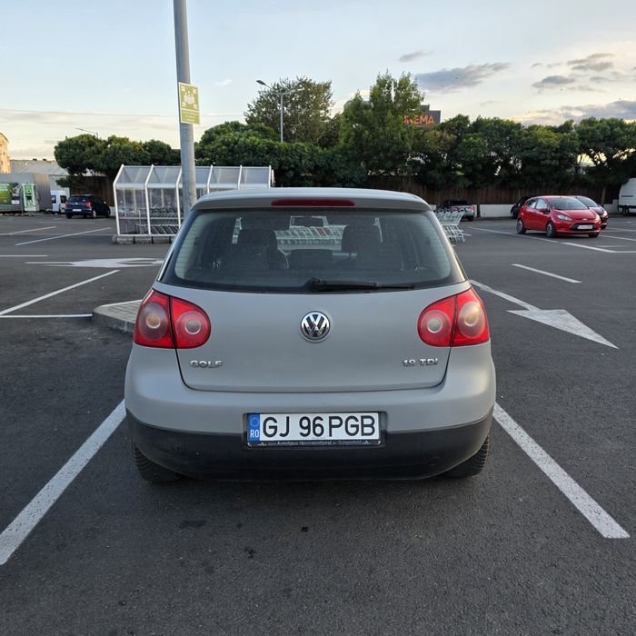 Volkswagen Golf 2004 diesel, 2.047 € — imagine 3