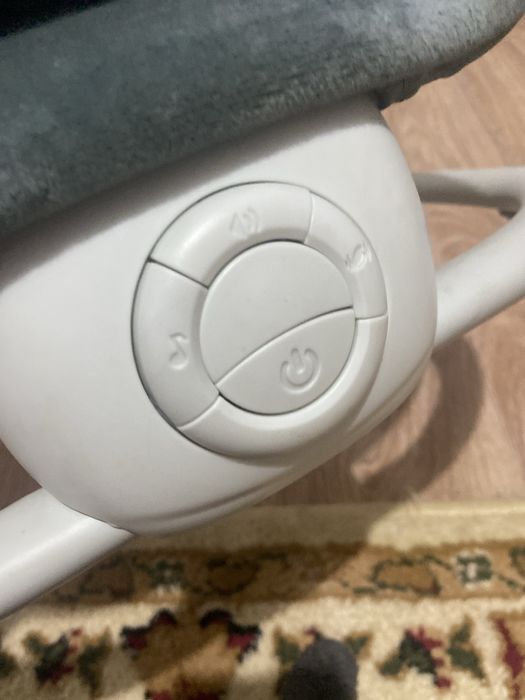 Продам шезлонг все работает