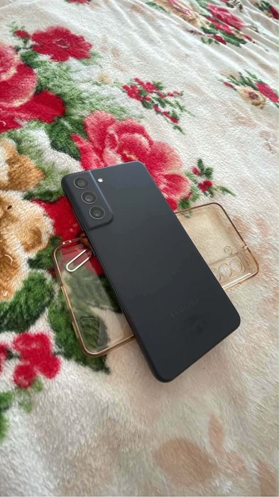 Vand diferite telefoane astept ofertele voastre
