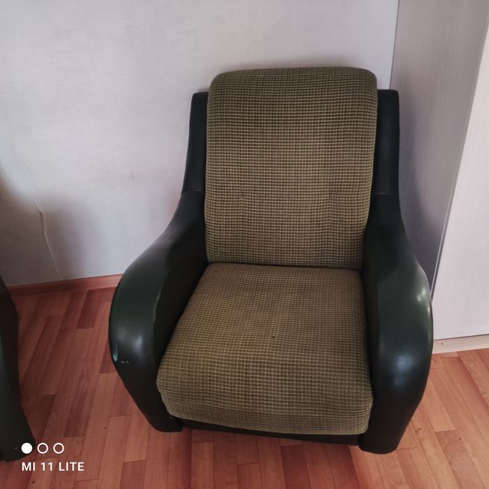 Отдам даром две кресла дермантин обвышивкой в хорошем состоянии