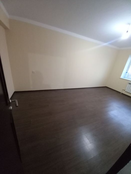 Motrid 7 qavatli dom 5 etaj sotiladi