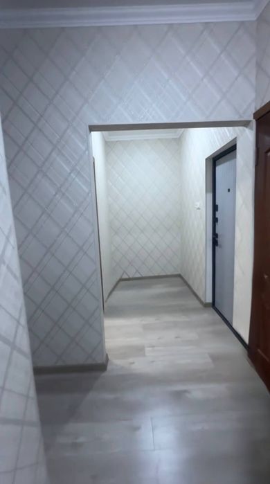 Продаётся двухкомнатная на массиве Карасу 1