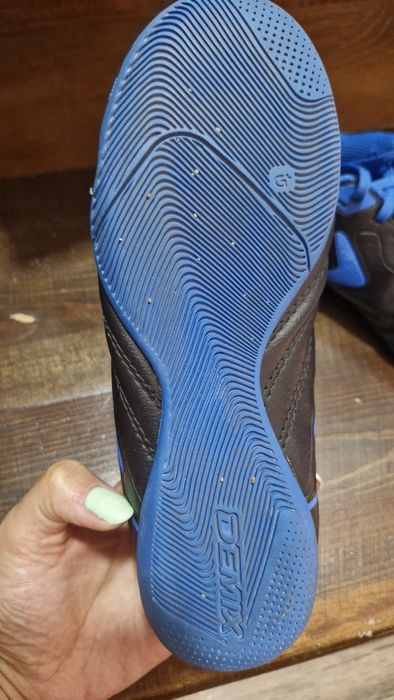 Продам бутсы детские