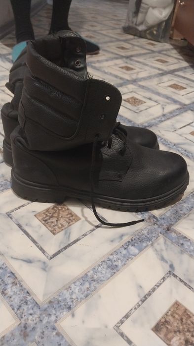 Срочно продам берцы