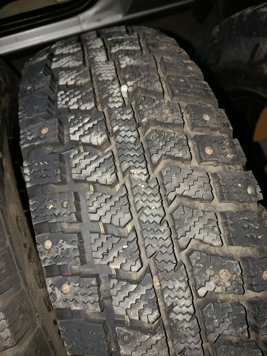 Продам шины зимние цешка на 15