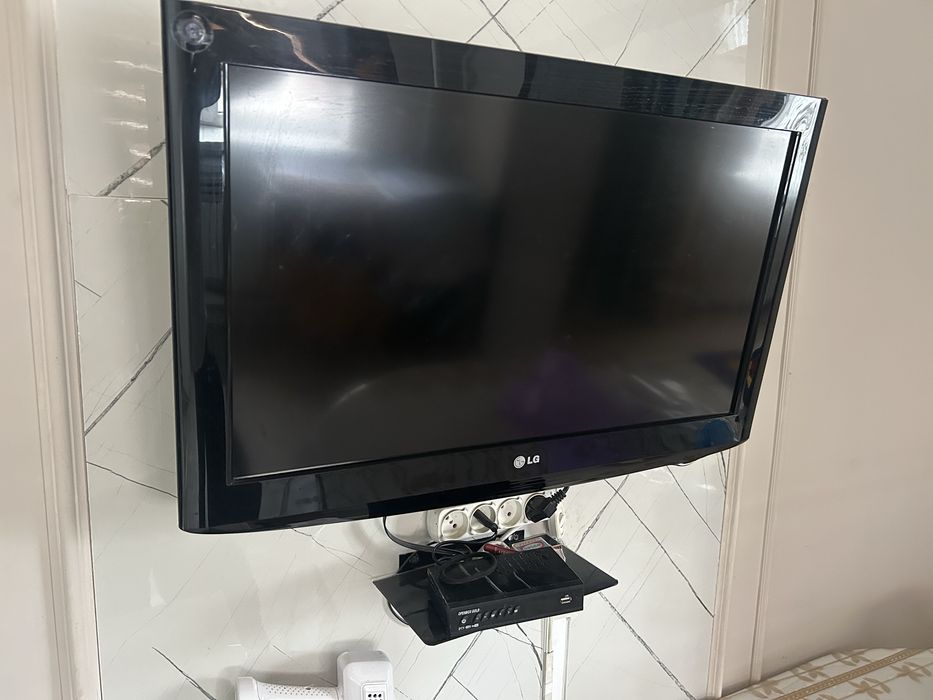 продам рабочий телевизор от LG