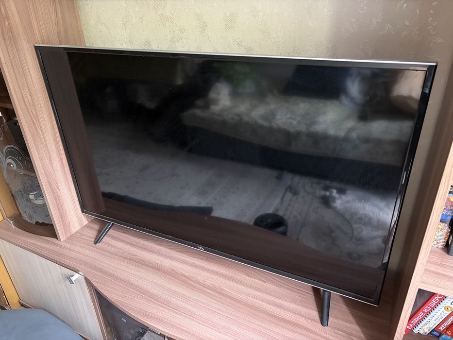 Продам телевизор б/у на запчасти