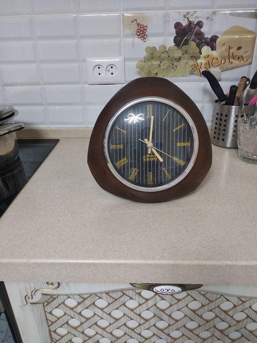 Продам часы настенные