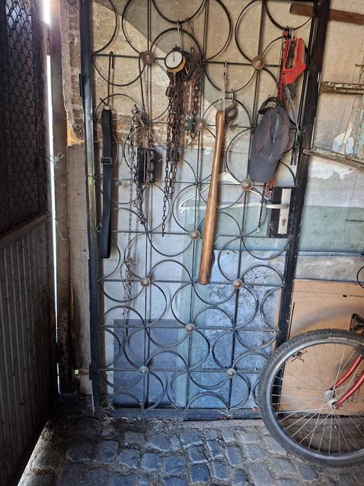 Метални    врати