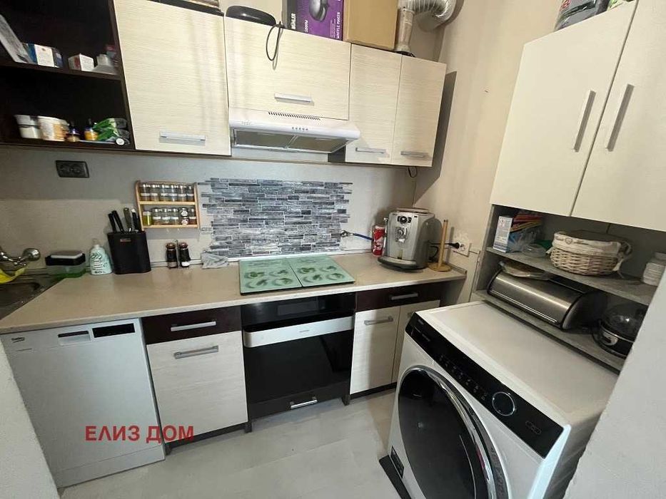 Продава се Тристаен апартамент в Варна, Младост 1 - 72 кв.м за 2581 €/кв.м - Снимка #3