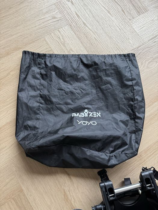 Carucior sport pentru copii BABYZEN YOYO 2, cadru negru, culoare gri