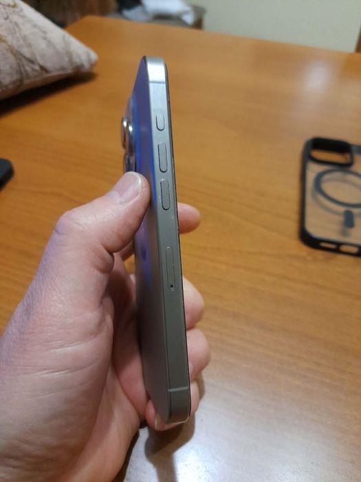 IPhone15 pro неразличим от нов 256гб.