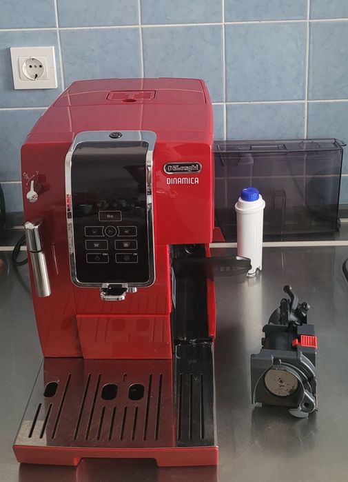 Кафеавтомат De'Longhi Dinamica ECAM 358.15.R (Red Edition)