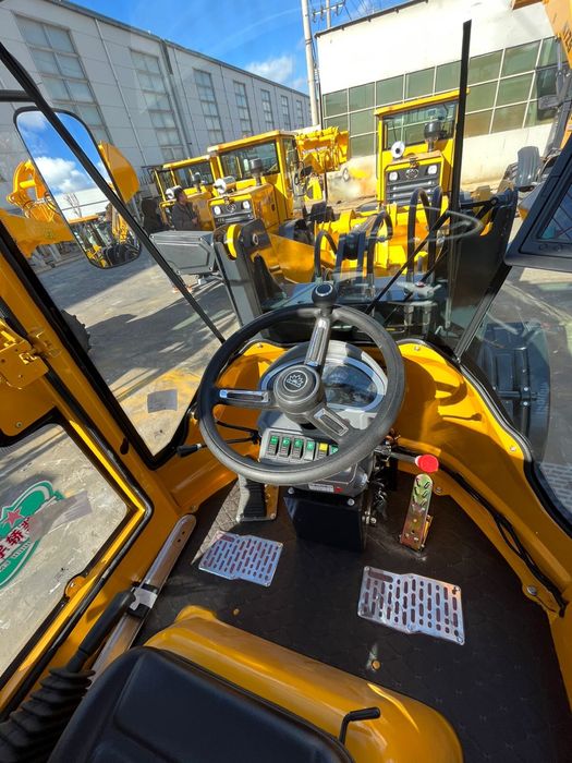 Продам погрузчик ковш + вилы.