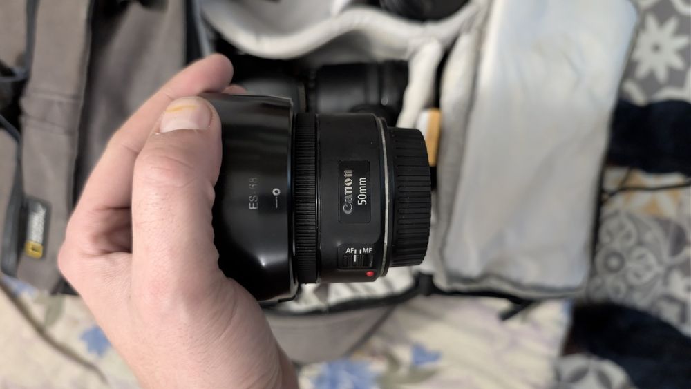 Canon 600d плюс обективи, светкавици и раница