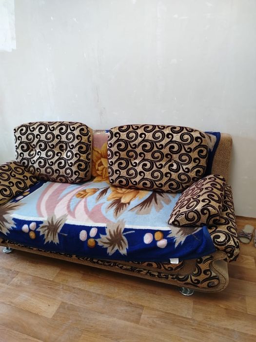 Срочно продам диван софу