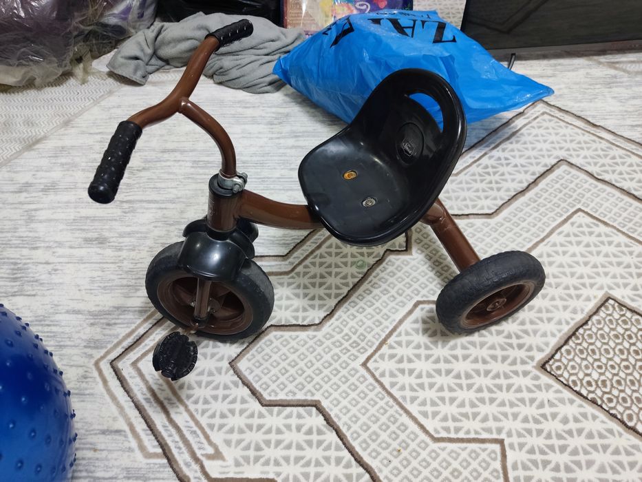 Продается детский велосипед и машинка