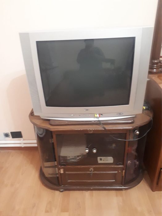 Телевизор с тусбой
