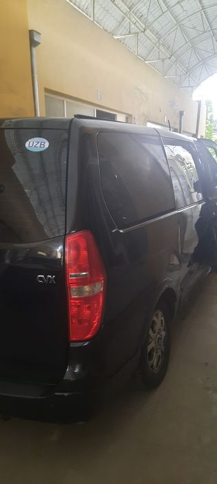 Hyundai Starex аварийний холатда 2 500 доллар расходи бор