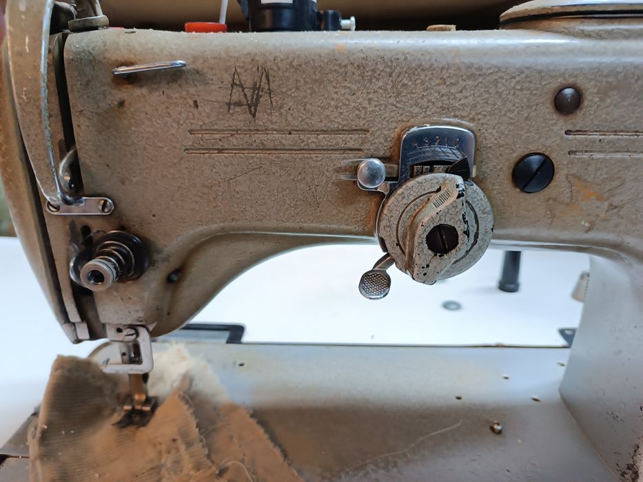 Зиг заг професионална шевна машина Pfaff