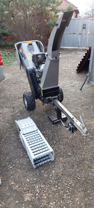 Tocatoare crengi,resturi vegetale