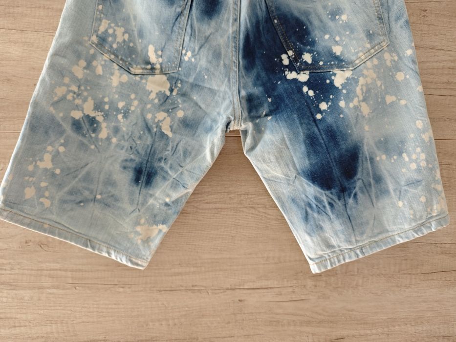 Къси дънкови панталони DSQUARED2

Модел: СCool Guy Jean
