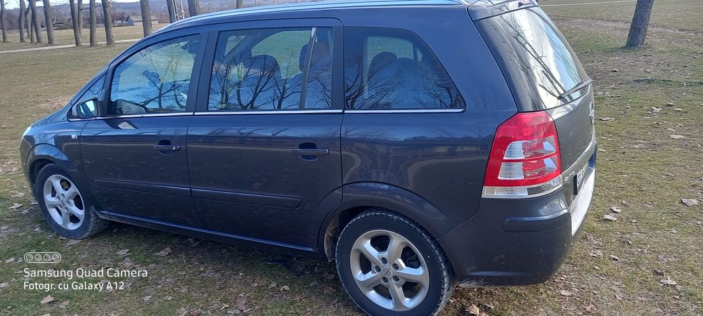 Vând Opel Zafira b din 2008 17 dizel 125  de cai 4 geamuri electrice