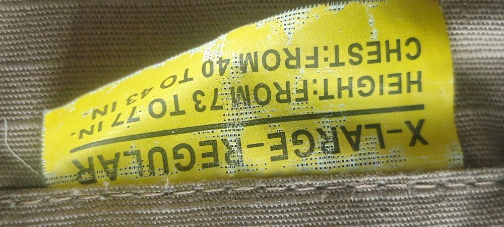 Продам спецовку бежевый цвет