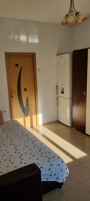 Se oferă spre închiriere garsoniera