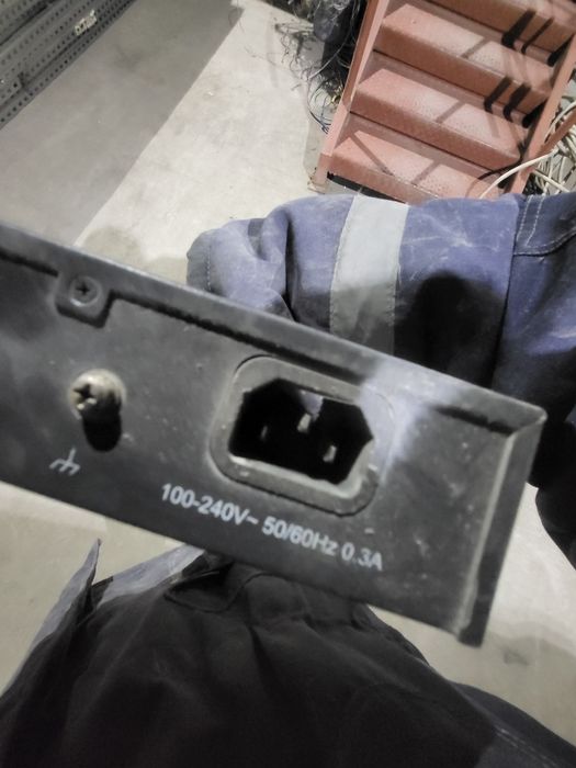 Продам сетевой коммутатор Mercury