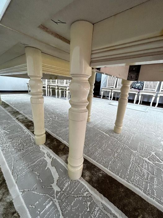 Продам стол гостиный