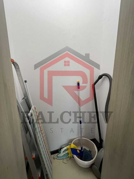 Тристаен апартамент с Морска панорама / Общината