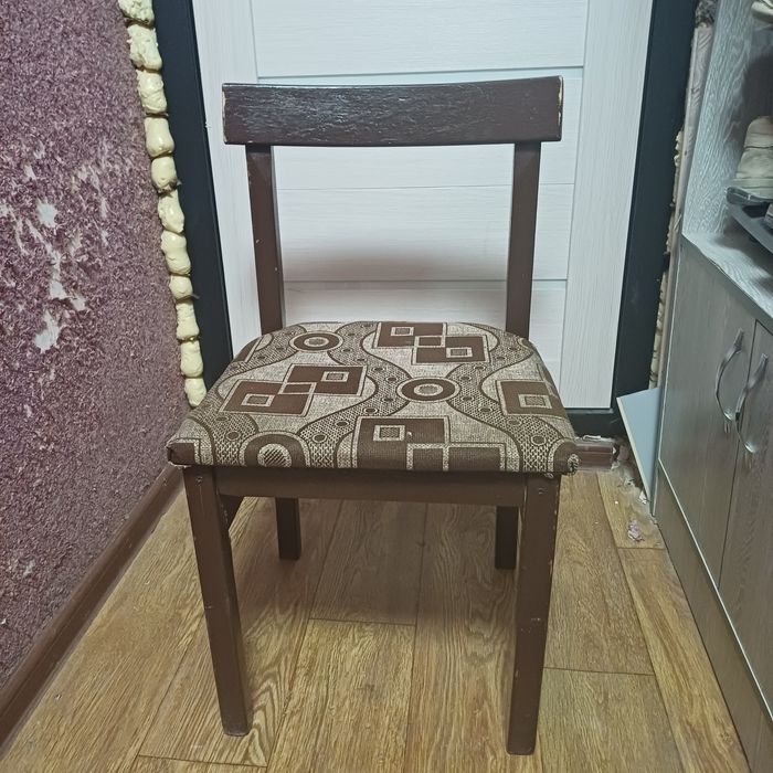 Продаютя советские стулья. 4 штуки.