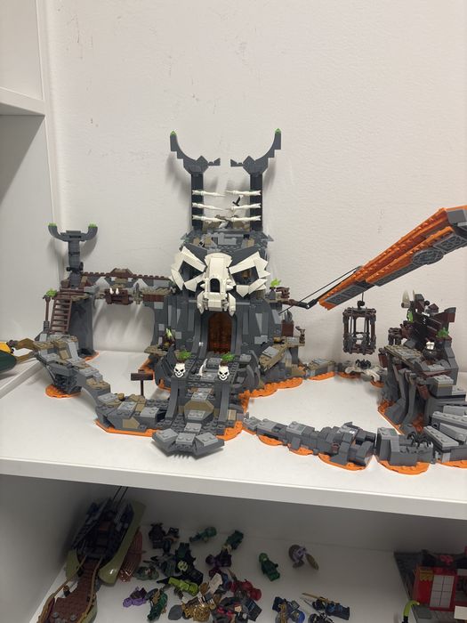 Vand lego ninjago format din 2 seturi