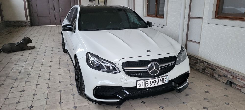 Mercedes Benz 212 AMG  (4 Matic)