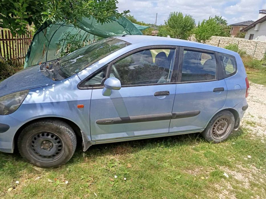 Продава се само на части HONDA JAZZ 1.3 2003година