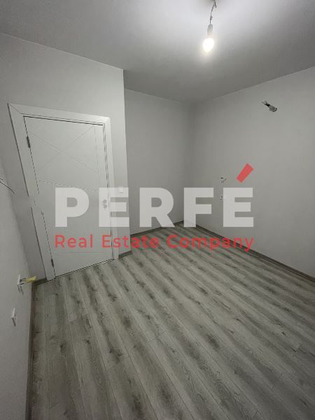 Продава се Двустаен апартамент в Бургас, Лазур - 70 кв.м за 2136 €/кв.м - Снимка #4