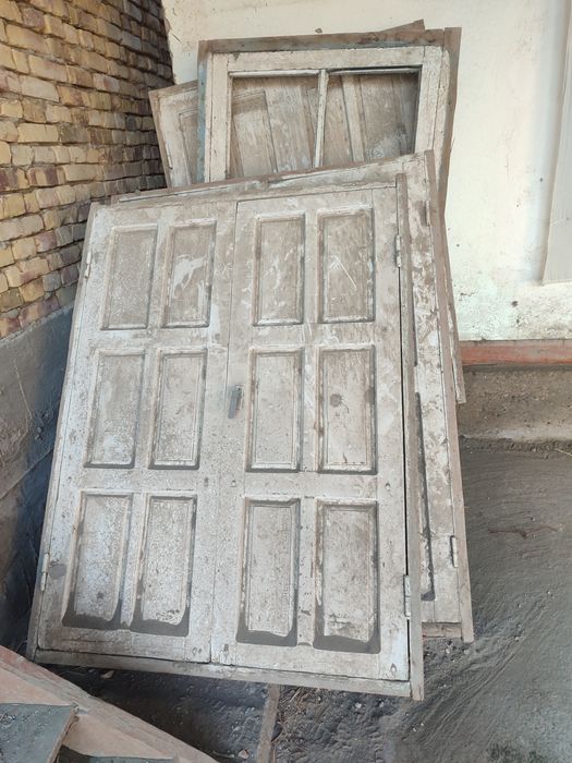 Taxta deraza la sotiladi holati yaxshi oynalari bor